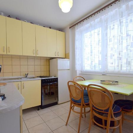 Apartment Angela Malinska Extérieur photo