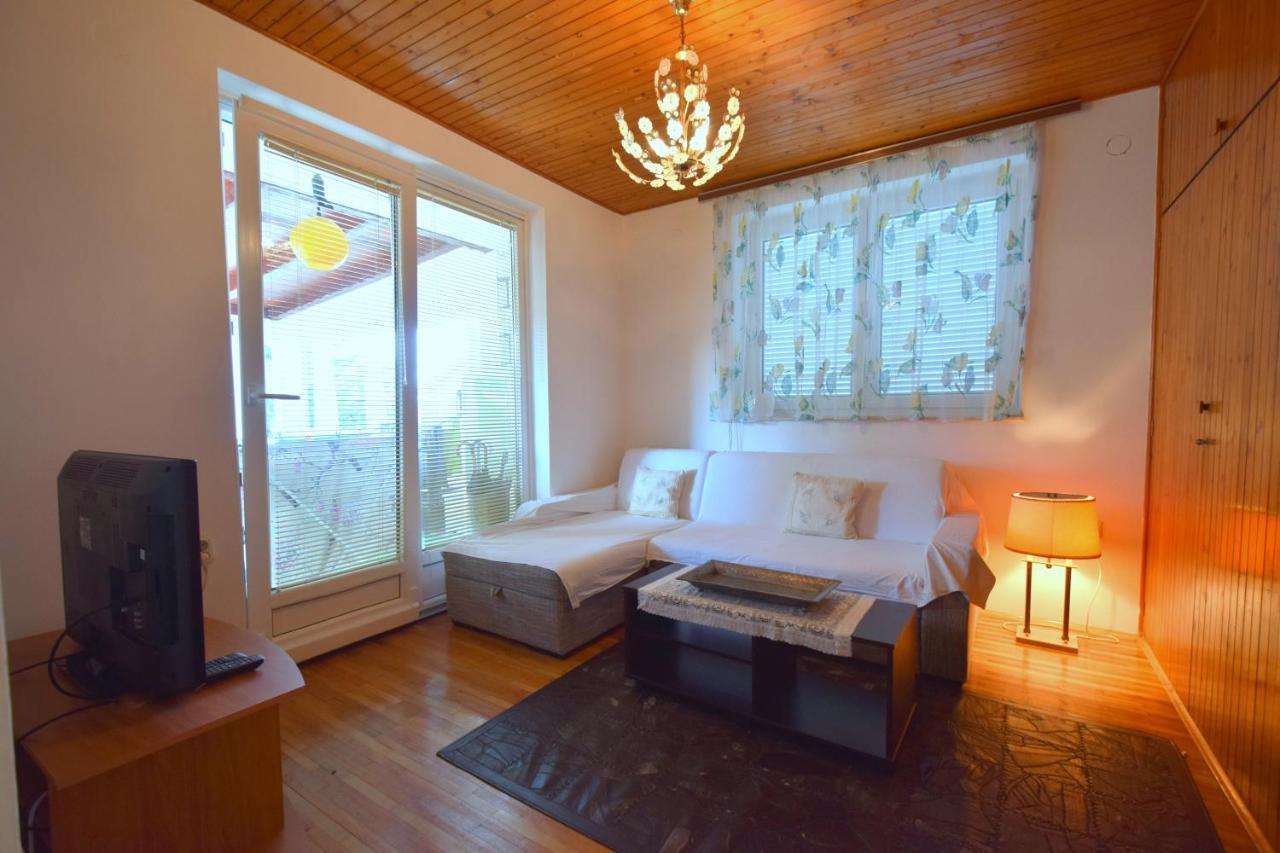 Apartment Angela Malinska Extérieur photo