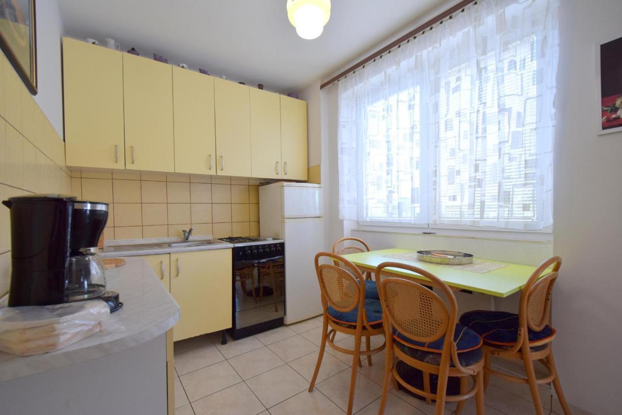 Apartment Angela Malinska Extérieur photo