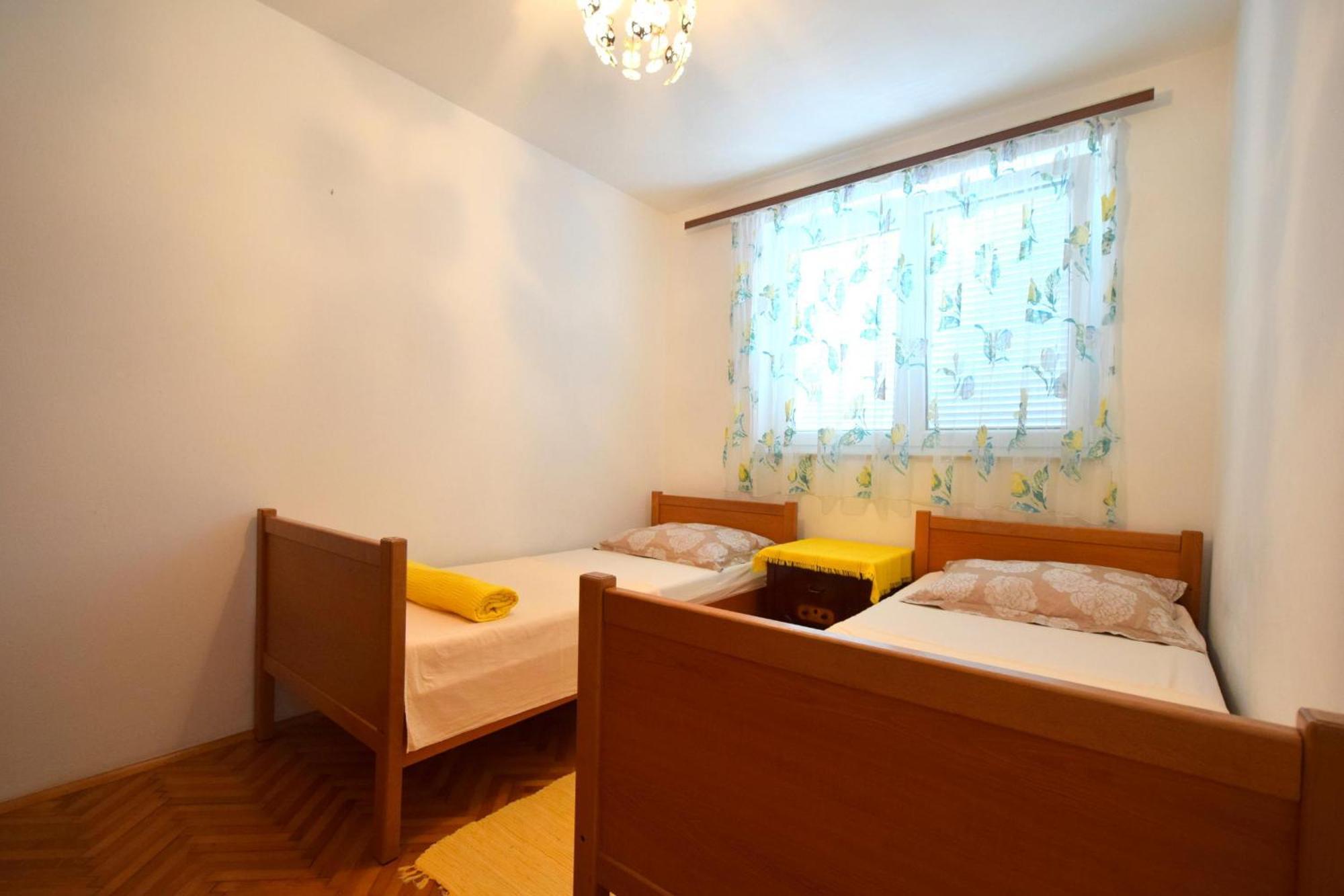 Apartment Angela Malinska Extérieur photo