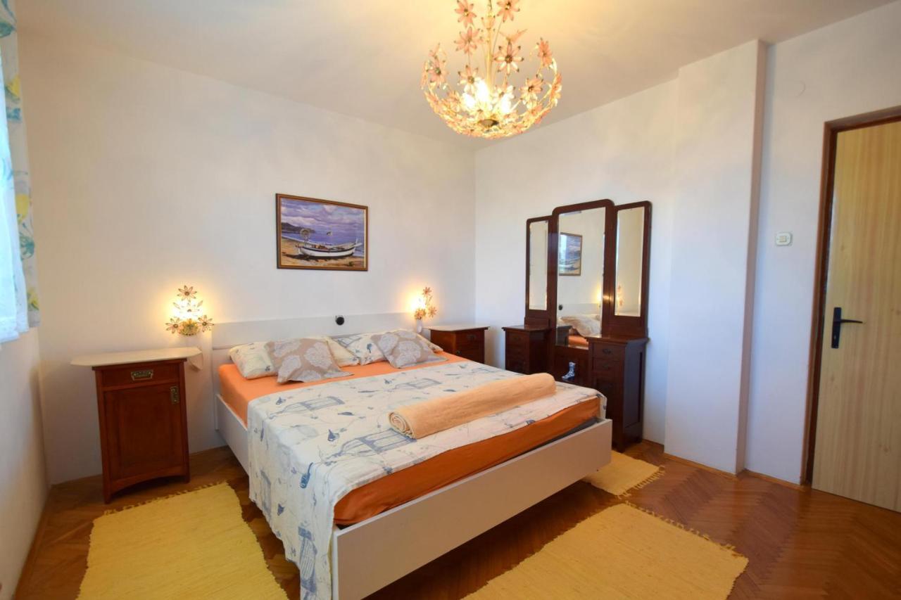 Apartment Angela Malinska Extérieur photo