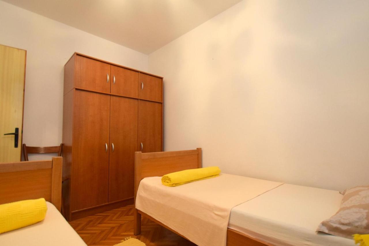 Apartment Angela Malinska Extérieur photo